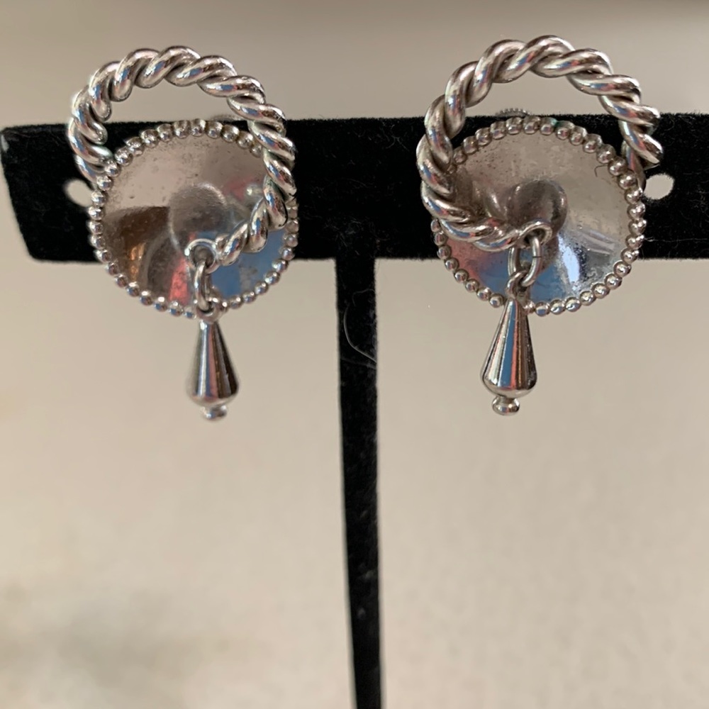 Vintage Coro silver tone screw back earrings (387)